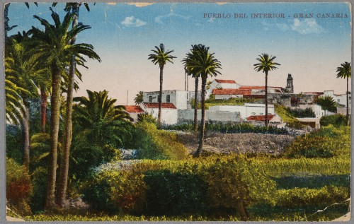 Pocztówka drukowana w kolorze na podstawie fotografii przedstawiającej fragment miejscowości Pueblo del Interior na wyspie Gran Canaria.